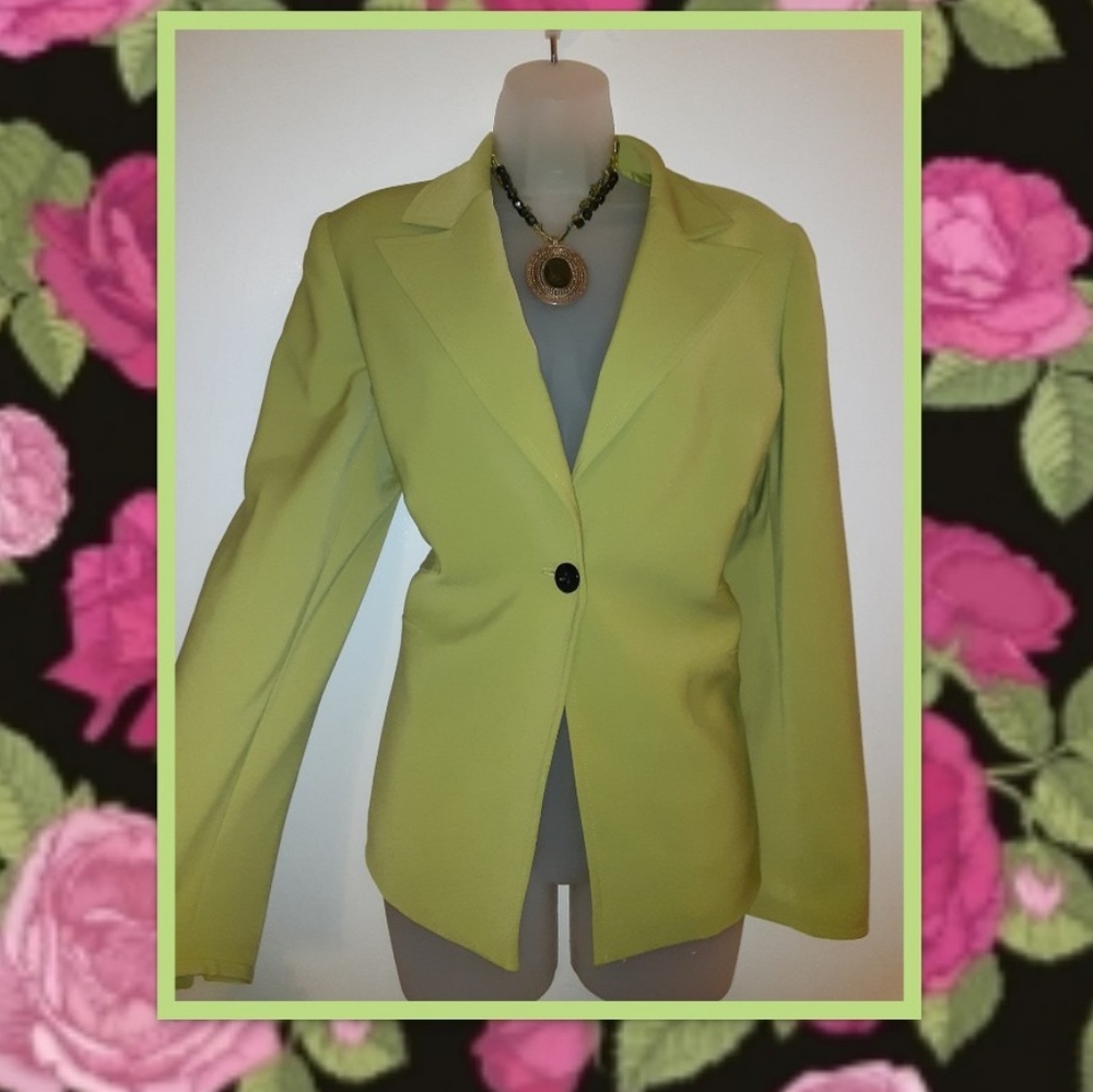 Le Suit Size 12. Green Blazer Suit.